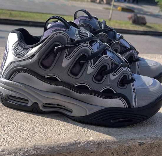 OSIRIS D32001  SILVER BLACK HOLO LIMITED EDITION